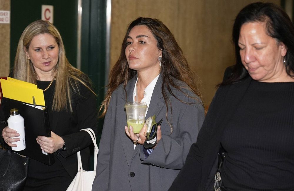 Nouveau procès Weinstein : « Je me sentais humiliée », témoigne une première accusatrice