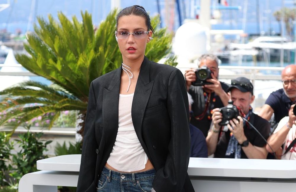 Festival de Cannes 2026 : Adèle Exarchopoulos sublime les trois basiques que l’on a toutes dans notre dressing