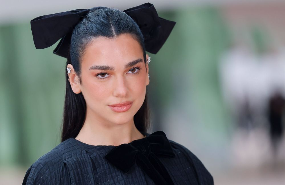 « Je suis plus heureuse que jamais » : Dua Lipa se confie sur sa vie amoureuse