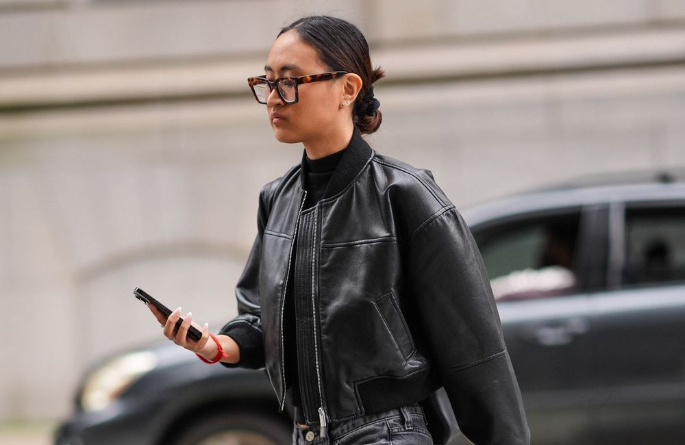 4 façons de porter une veste en cuir cet hiver