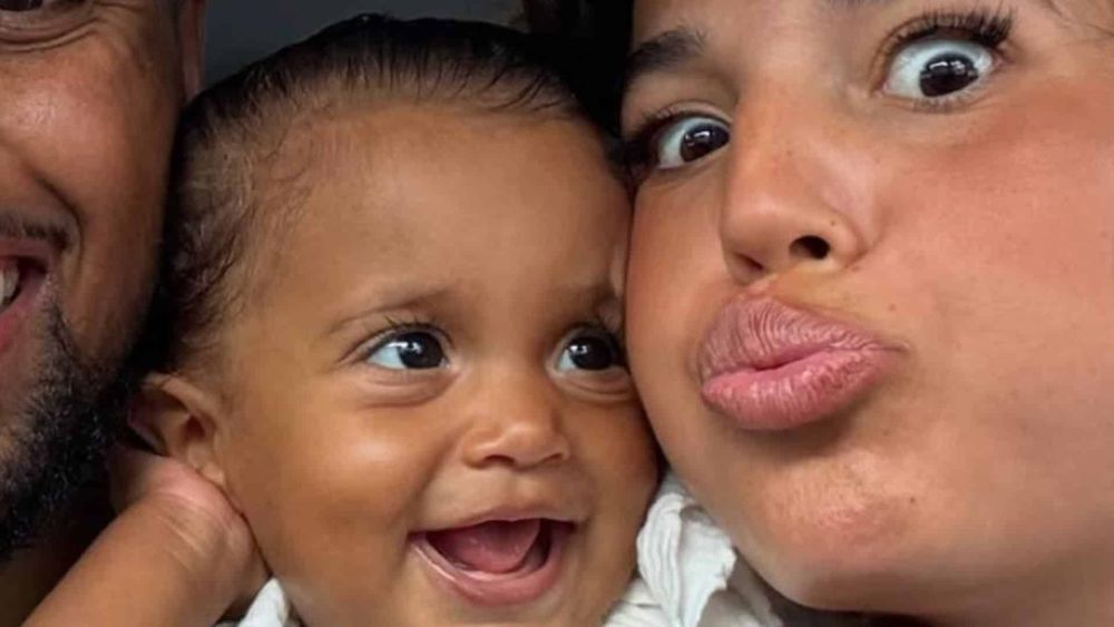 "Non, non, non" : ce que donne Poupette Kenza à sa fille de 9 mois fait scandale !