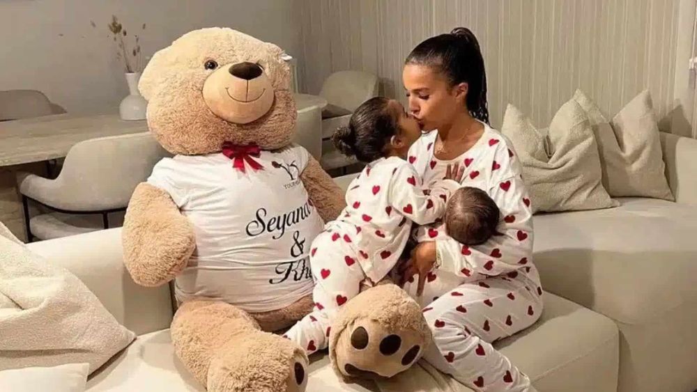 Poupette Kenza : de retour sur les réseaux sociaux et enceinte de son 3ème enfant ? Un détail fait réagir !