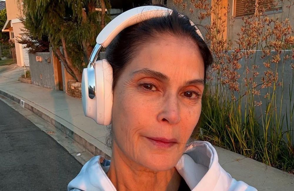 « Ma réponse, ce n’est pas le lifting » : à 60 ans, Teri Hatcher assume son âge et prône le naturel