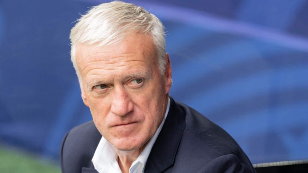 "Une honte", "À vomir" : les Bleus scandalisés par la Une de Charlie Hebdo après le décès de la mère de Didier Deschamps !