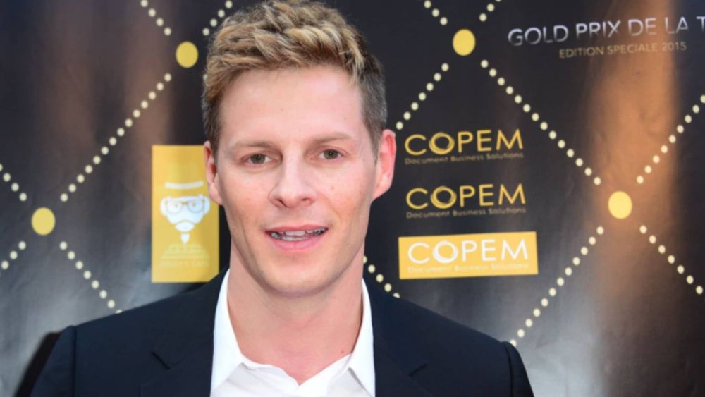 Matthieu Delormeau : après le scandale de sa vidéo intime, il passe des vacances ensoleillées en compagnie d'un célèbre candidat de télé-réalité !
