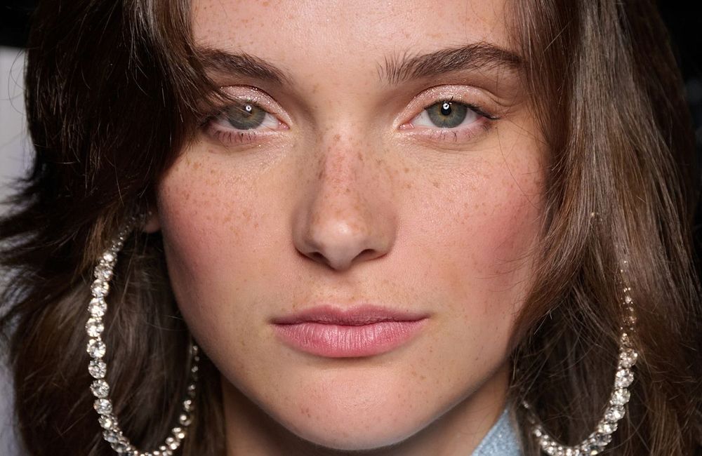« Heat stoke makeup » : la tendance maquillage qui réchauffe le teint