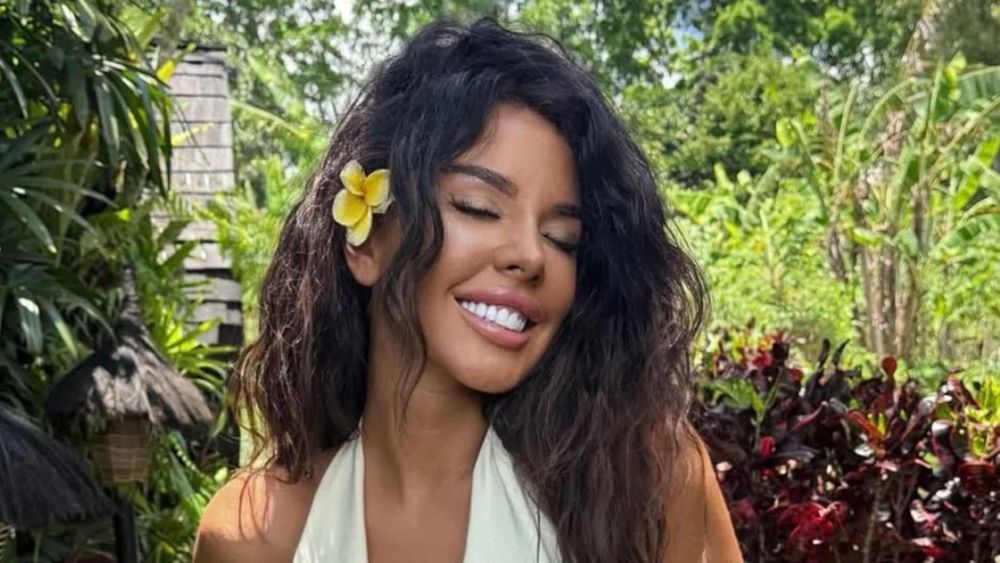 "Sœur Bogdanoff" : une vidéo du visage de Laura Lempika fait le buzz !