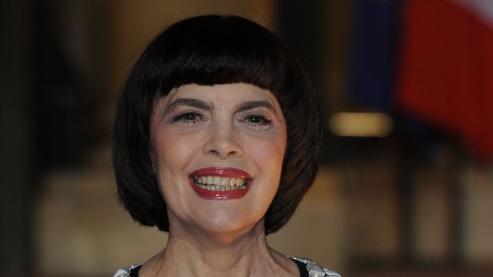 Mireille Mathieu (80 ans) en bikini, elle dévoile ses jolies courbes lors d'une divine apparition