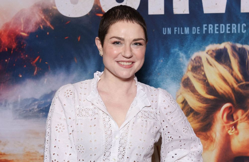 « Me revoilà partie pour la chimio » : Émilie Dequenne évoque la récidive de son cancer