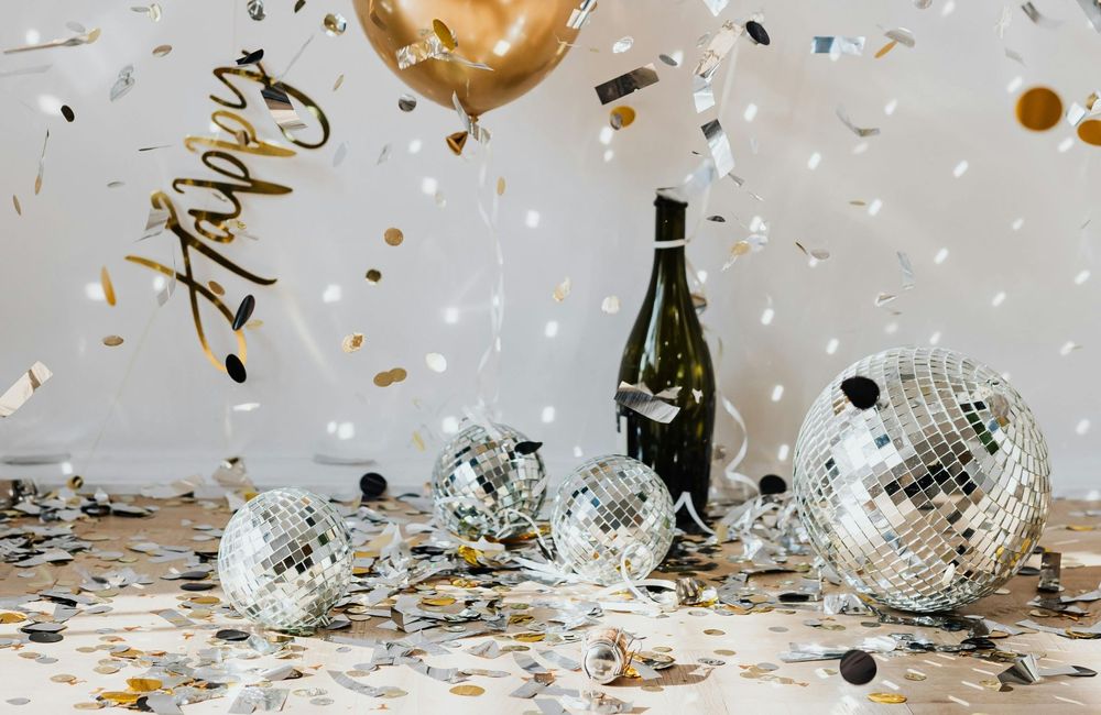 Comment réutiliser son papier cadeau pour une déco de Nouvel An ?