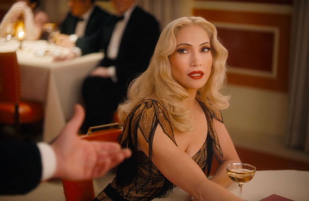Transformée, Jennifer Lopez n’a jamais été aussi blonde