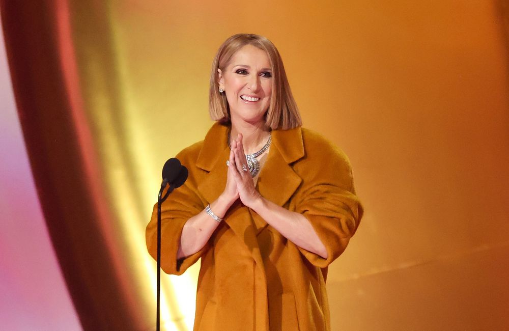 Céline Dion : de retour en culotte et topless en couverture de Vogue