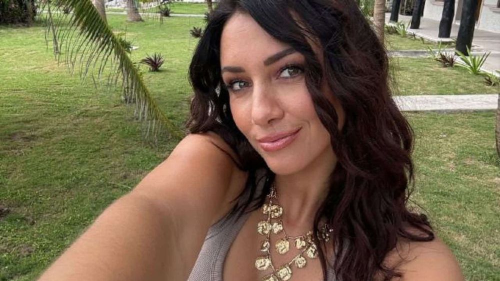 Delphine Wespiser : de nouveau en couple avec son ex ? Une photo met la puce à l'oreille des internautes !