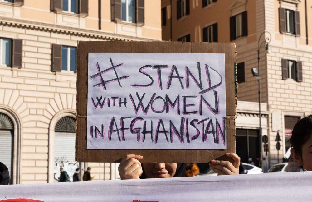 Femmes afghanes : « Bientôt, quelques-unes seulement resteront en vie », alerte un collectif