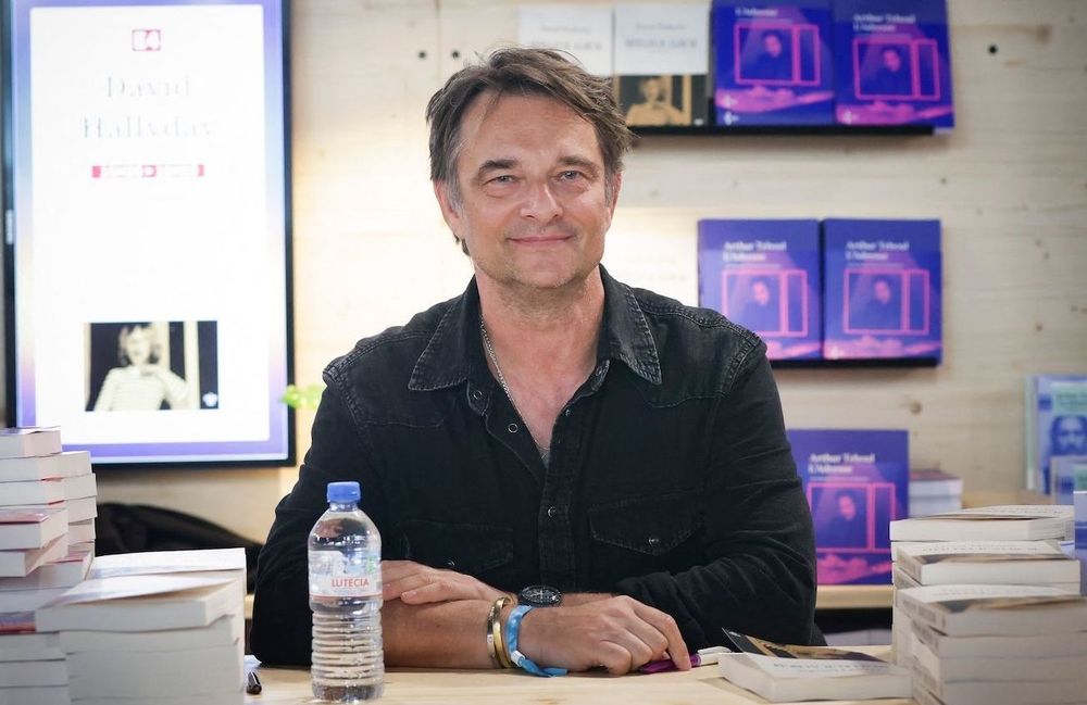 David Hallyday, grand-père à 59 ans : « Ça m'a fait bizarre parce que mes filles sont jeunes »
