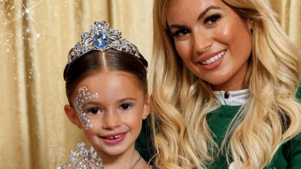 Carla Moreau : sa fête de Noël pour sa fille Ruby et ses amis fait polémique !