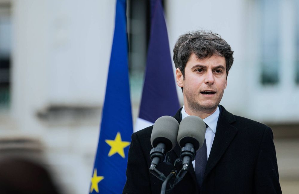 Gabriel Attal fait une erreur historique sur le droit de vote des femmes, il est contraint à se corriger