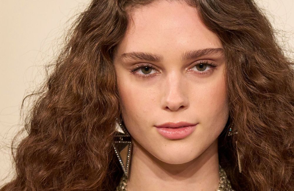 Ce mascara à petit prix promet des cils XXL et sans paquet