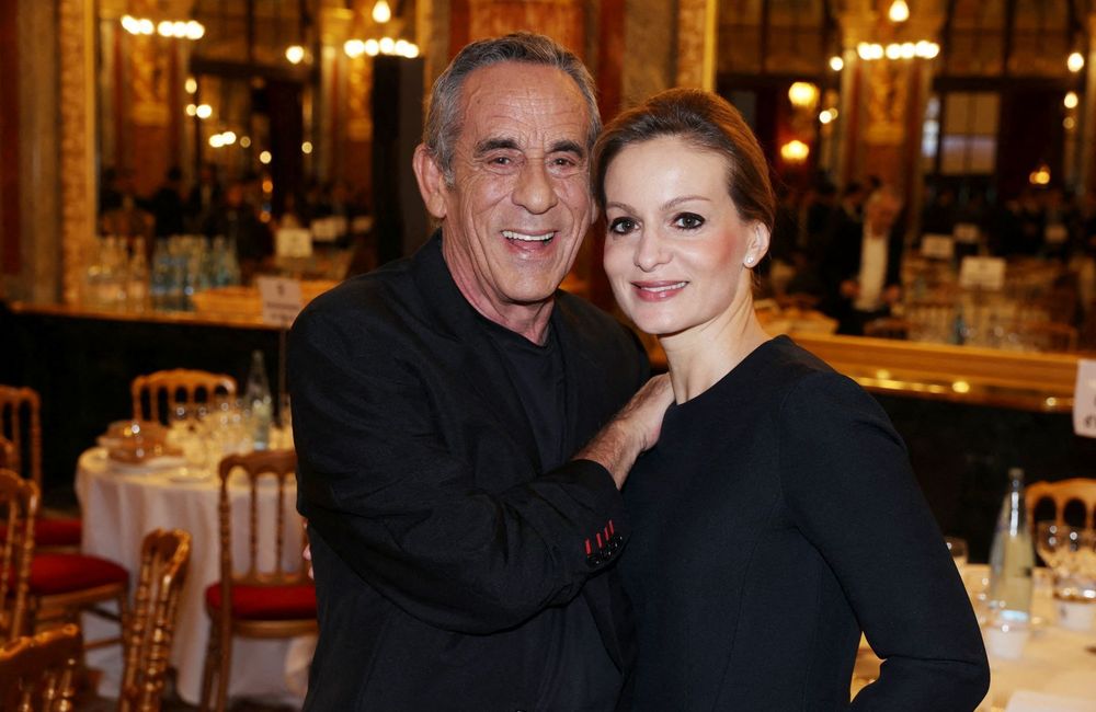 Décès de Thierry Ardisson : Béatrice Loustalan, Audrey Crespo-Mara... Qui sont les femmes de sa vie ?