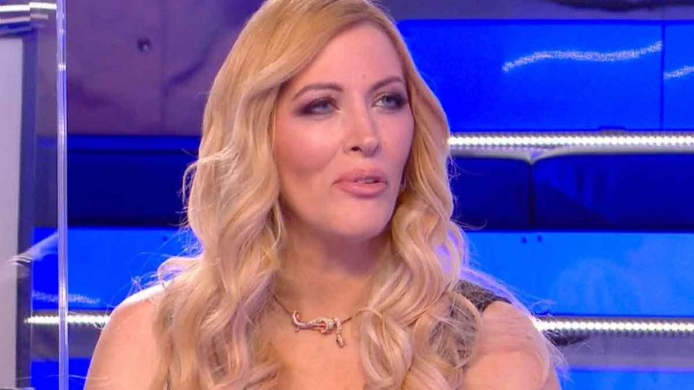 Loana : "J'ai plus de QI qu'Einstein", son quotient intellectuel va vous laisser sans voix