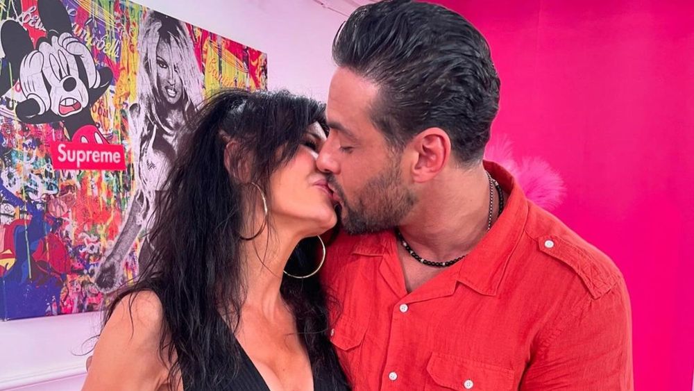 Nathalie Andréani : à 53 ans, elle annonce être enceinte de Gabano et dévoile son baby bump, regardez !
