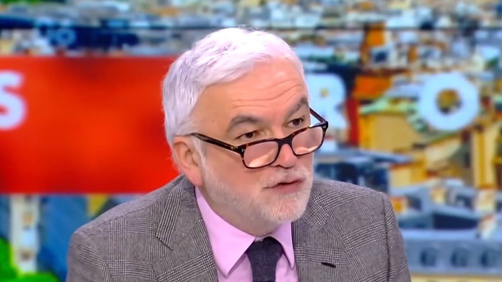 Pascal Praud : "Nagui parle comme Zemmour...", c'est la guerre entre les deux animateurs radicalement opposés