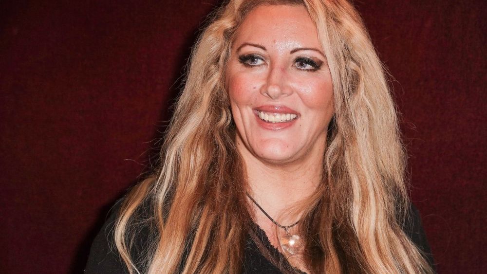 Violette, la maman de Loana, réagit à l’annonce du décès brutal de sa fille : “Tout a basculé en décembre”