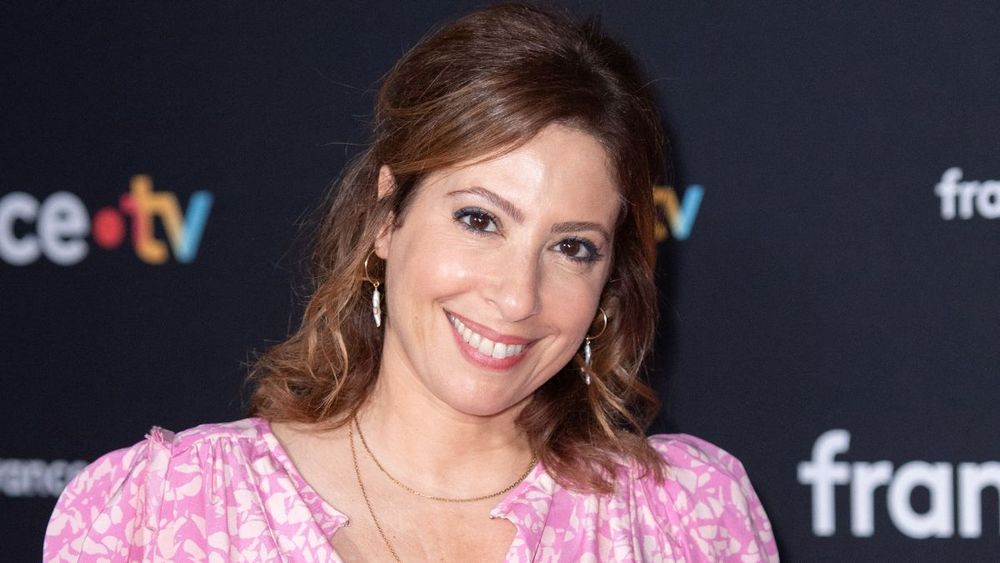 Crise à Quelle Époque : Léa Salamé envisage de partir, "Elle n'en dort pas la nuit"