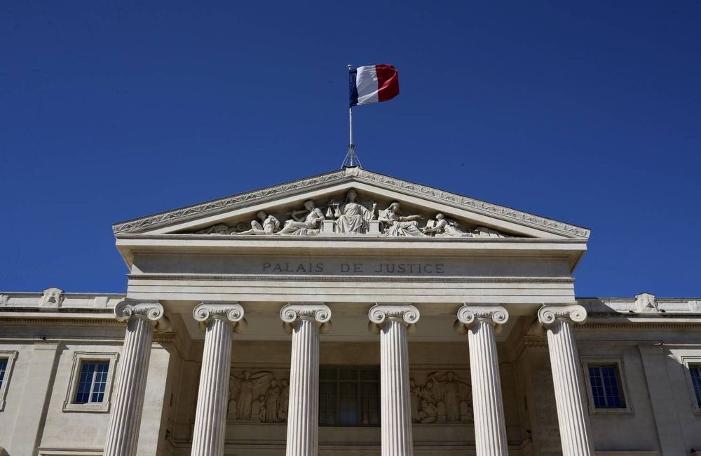 L’influenceur « Redha JR » placé en détention provisoire pour « tentative de meurtre sur conjoint »