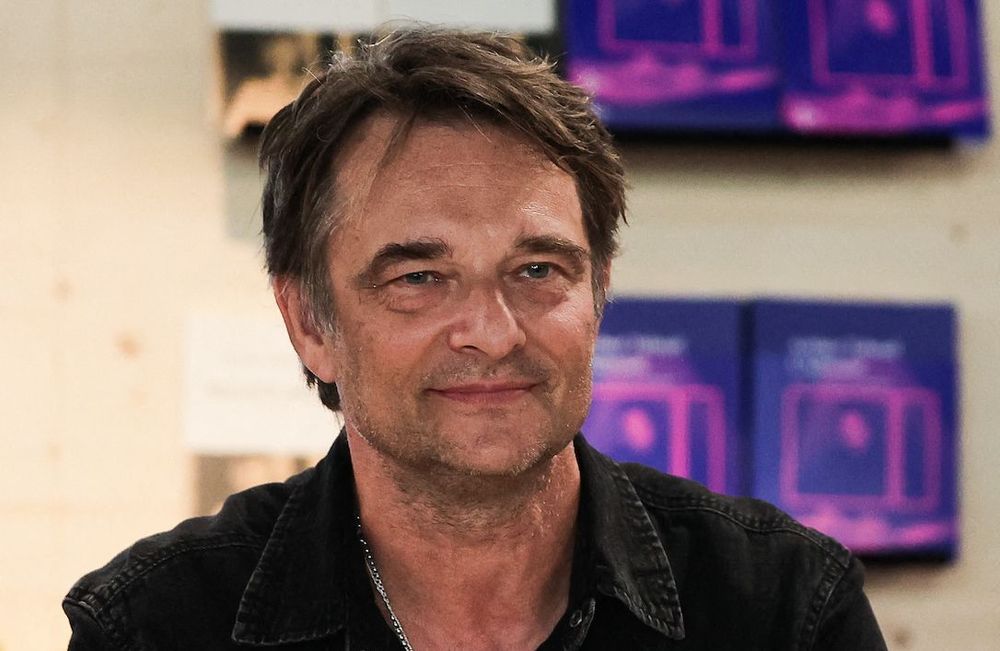 David Hallyday : son fils Cameron, 19 ans, s'invite dans son nouveau clip
