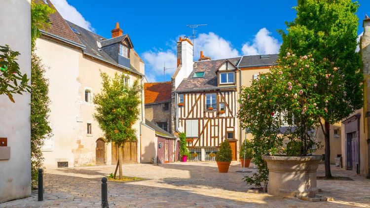 Immobilier à Orléans : découvrez les prix à la location et à l'achat en juillet 2025