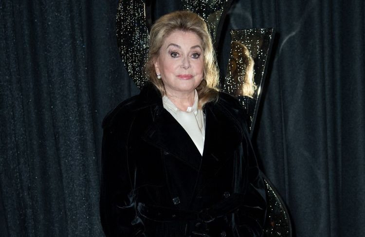« J’ai eu des hésitations sur mon texte » : Catherine Deneuve revient sur le jour où elle a eu son AVC