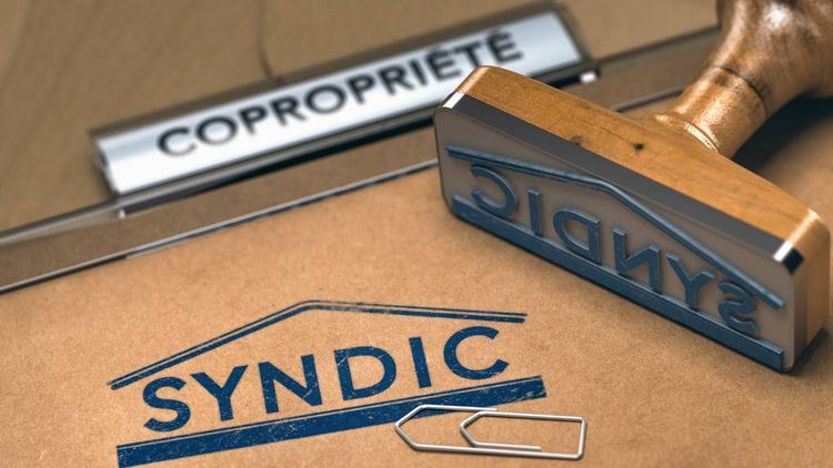 Clauses illégales, frais cachés... Pourquoi le contrat type n'a pas révolutionné les syndics de copropriété
