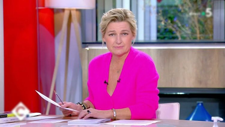 C à vous : Anne-Elisabeth Lemoine piège un invité en direct