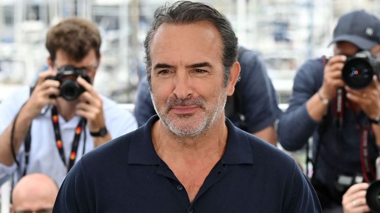 Jean Dujardin, 52 ans, cash sur son rapport aux drogues : "J'ai eu mon lot de soirées où…