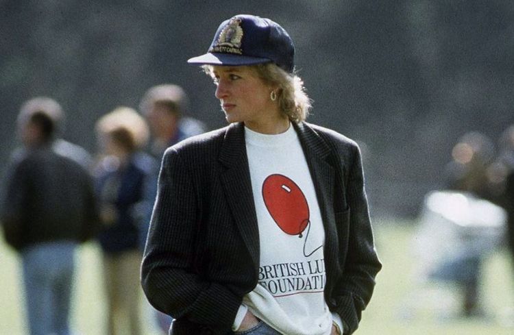 Jean cigarette : la signature élégante de Lady Diana à adopter ce printemps