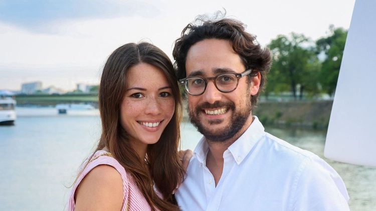 Emilie Broussouloux : "J’aime déguster un plateau de fruits de mer dans cette jolie brasserie française", ses habitudes huppées dans son coin de paradis en Normandie