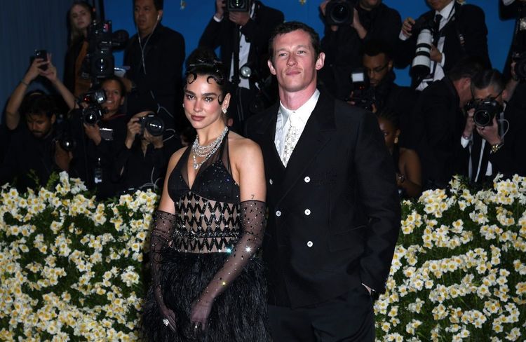 Dua Lipa et Callum Turner : la chanteuse partage de nouvelles photos de leurs vacances en couple
