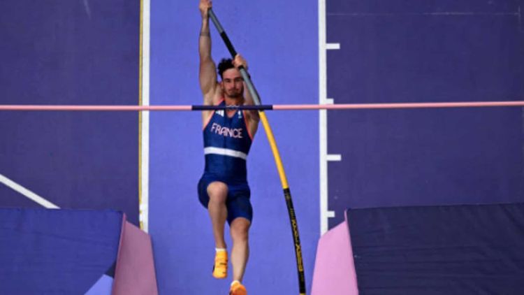 JO 2024 : cette somme folle proposée par une plateforme pour adulte au perchiste Anthony Ammirati, après le buzz autour de son anatomie !