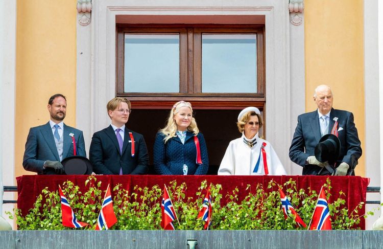 Noces rebelles, violences, gourou : la famille royale de Norvège, la monarchie qui affole la presse