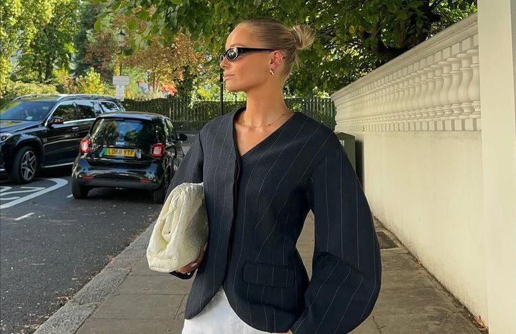 Manches ballons, taille cintrée… Ce blazer nouvelle génération réinvente le look basique de l’automne