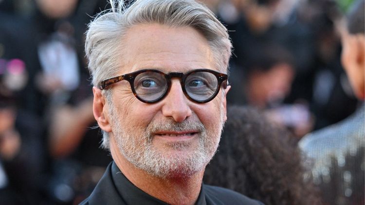 Antoine de Caunes en pleine forme à 71 ans : il fait des révélations très osées