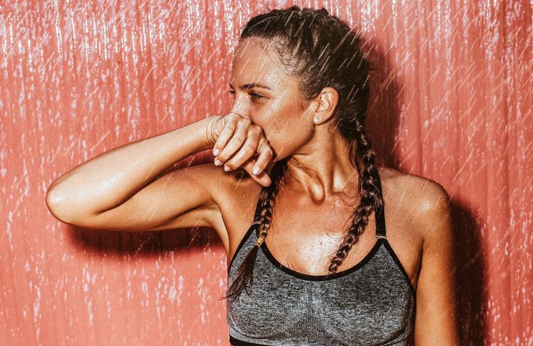 Faut-il (vraiment) se doucher tout de suite après le sport ?