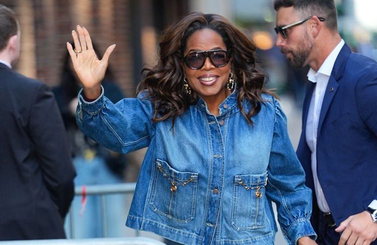 Pourquoi cette robe portée aux Oscars a tourné au cauchemar pour Oprah Winfrey ?