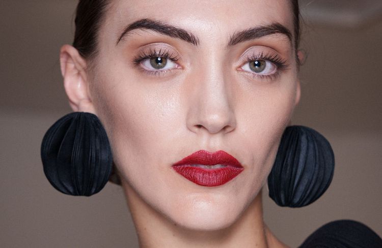 L’highlighter minute : l’astuce éclair qui sublime l’arête du nez