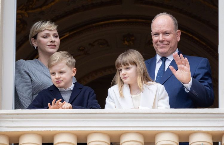 Charlene et Albert de Monaco s’offrent une nouvelle apparition à Monaco avec leurs jumeaux