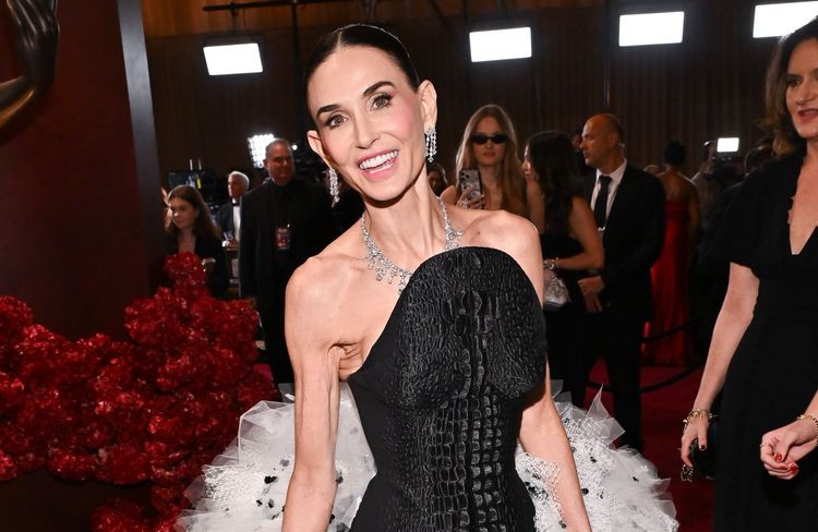 « Elle est sous Ozempic ? » : pourquoi l’apparence de Demi Moore déclenche autant de réactions