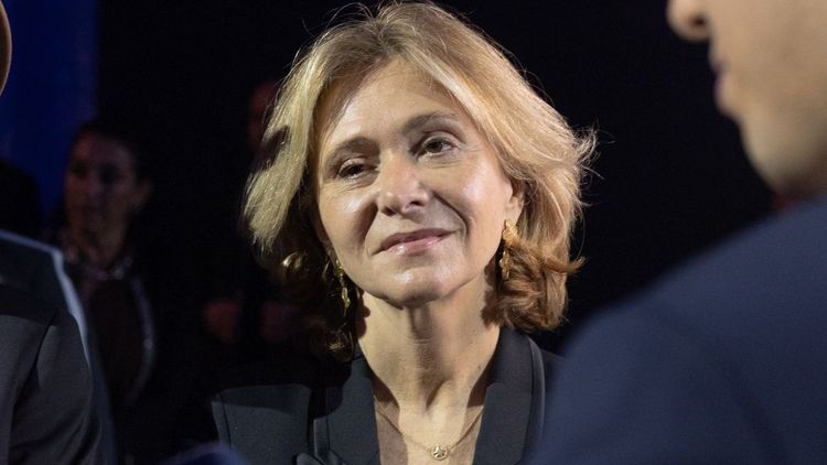 "Le pays va à la dérive, mais..." : contre toute attente, Valérie Pécresse défend Emmanuel Macron