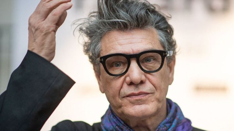 Marc Lavoine : jeune, il surprend son père tromper sa mère, "J'ai toujours cru que mon père était..."