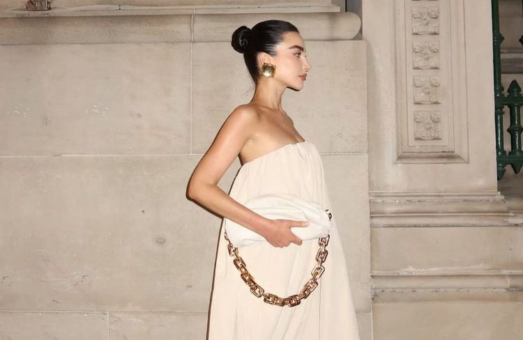 Elle fait sensation sur les réseaux : voici la combi ultra-légère qui sauve un look en pleine canicule